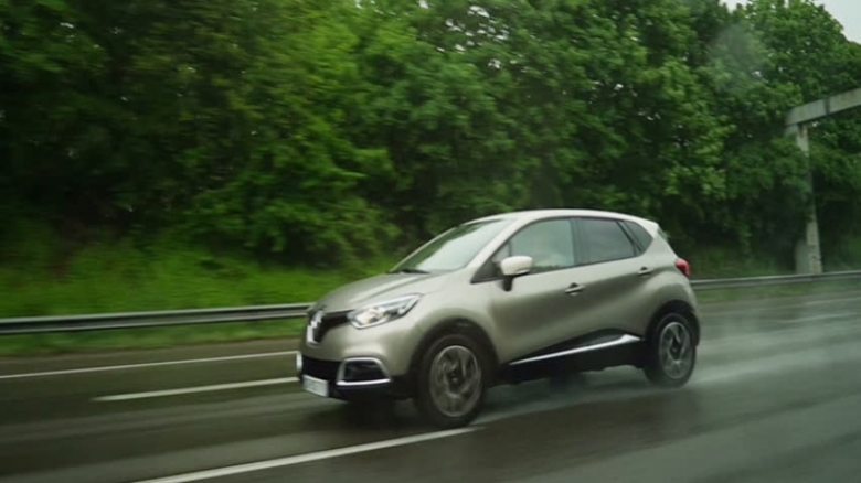 نکاتی که باید در هنگام رانندگی در باران رعایت کنید