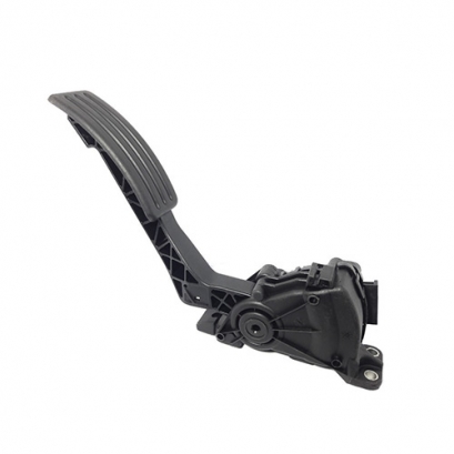 پدال گاز اتومات تندر ۹۰، ساندرو